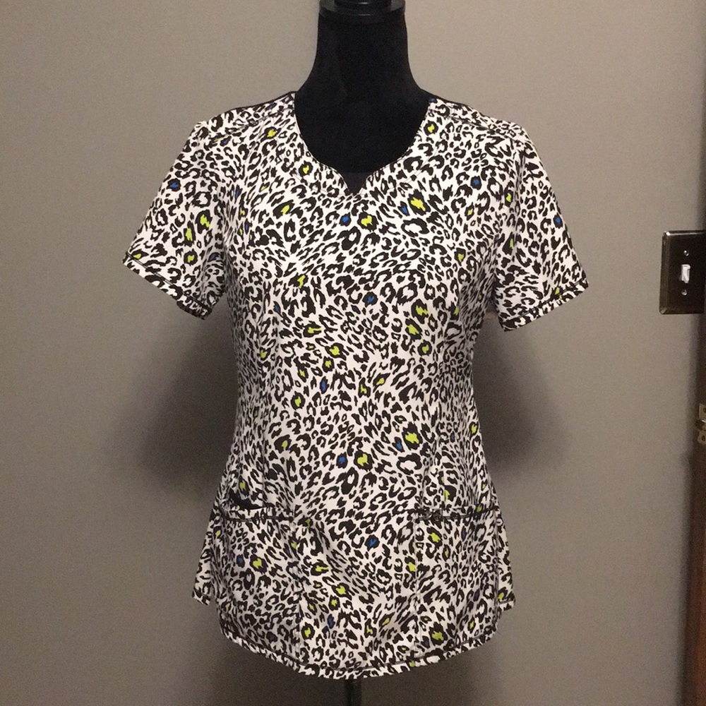 Cherokee Scrub Top